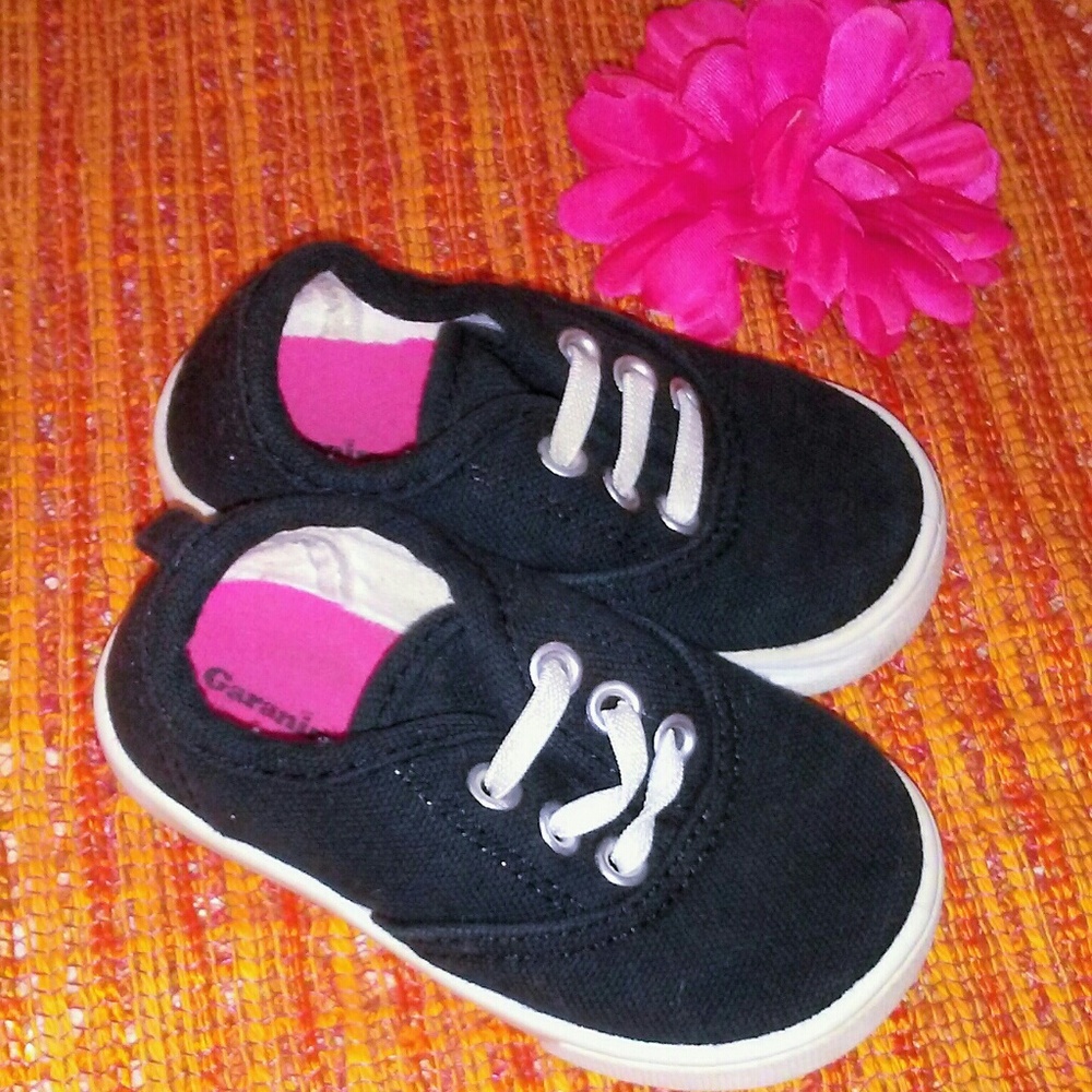 Perfect unisex canvas slip-on sneakers